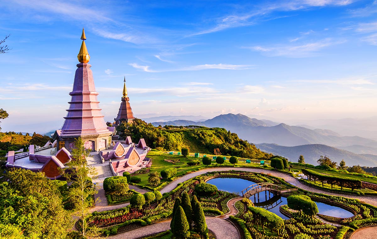  Last minute business class seats to Chiang Mai whisk you to gorgeous Thai temples. - IFlyFirstClass