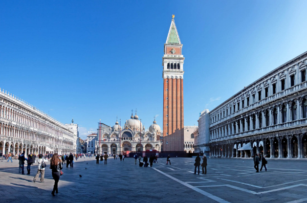  Piazza San Marco should be one of your first stops in Venice after your business class flight lands. - IFlyFirstClass