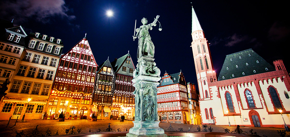  Hop on a business class flight to Frankfurt to enjoy sites like the gorgeous Frankfurt Cathedral. - IFlyFirstClass